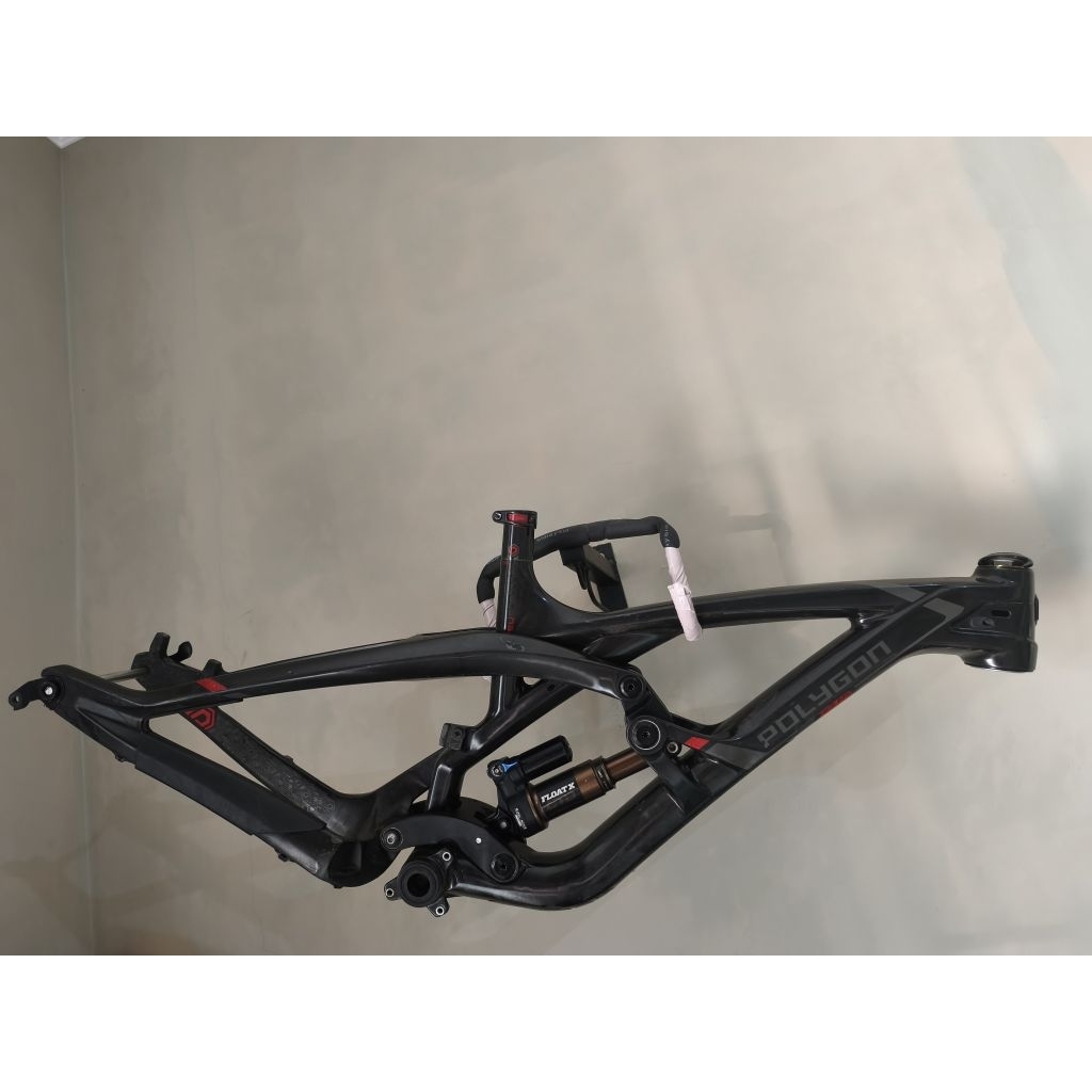 Frameset sepeda MTB Polygon Collosus N9 Carbon 27.5 size S ,rearshock Fox siap pakai