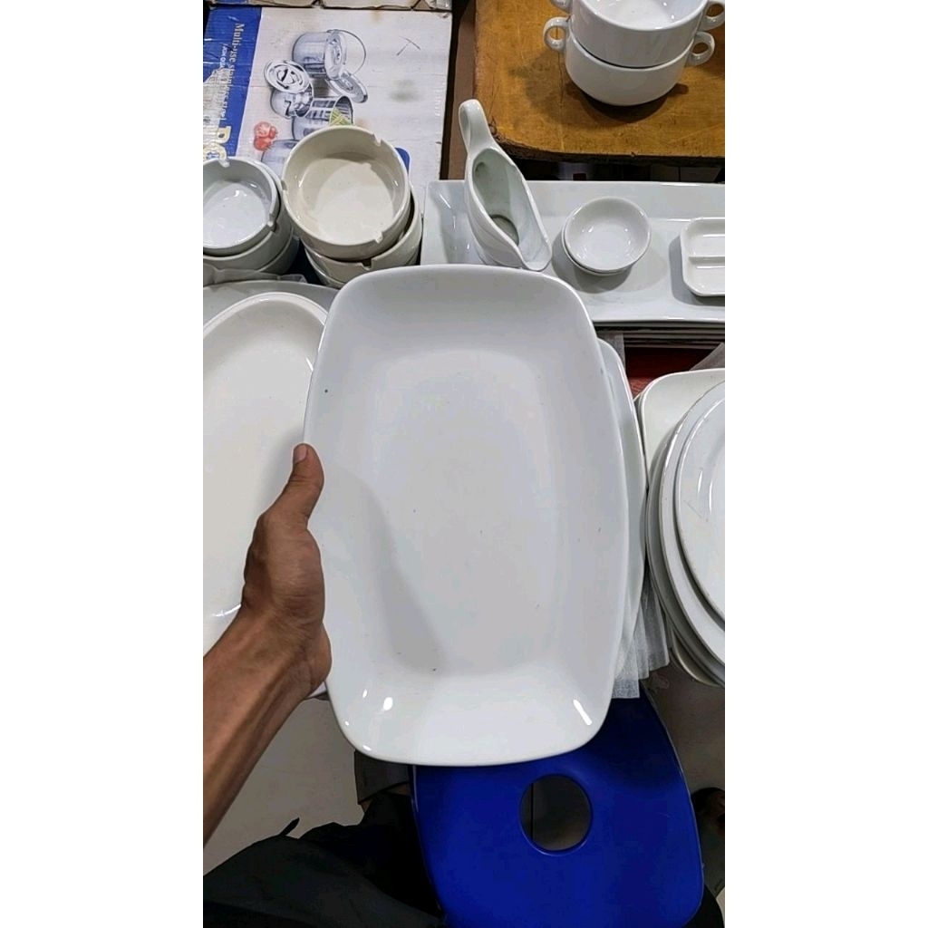 piring keramik oval keramik 29cm x20cm