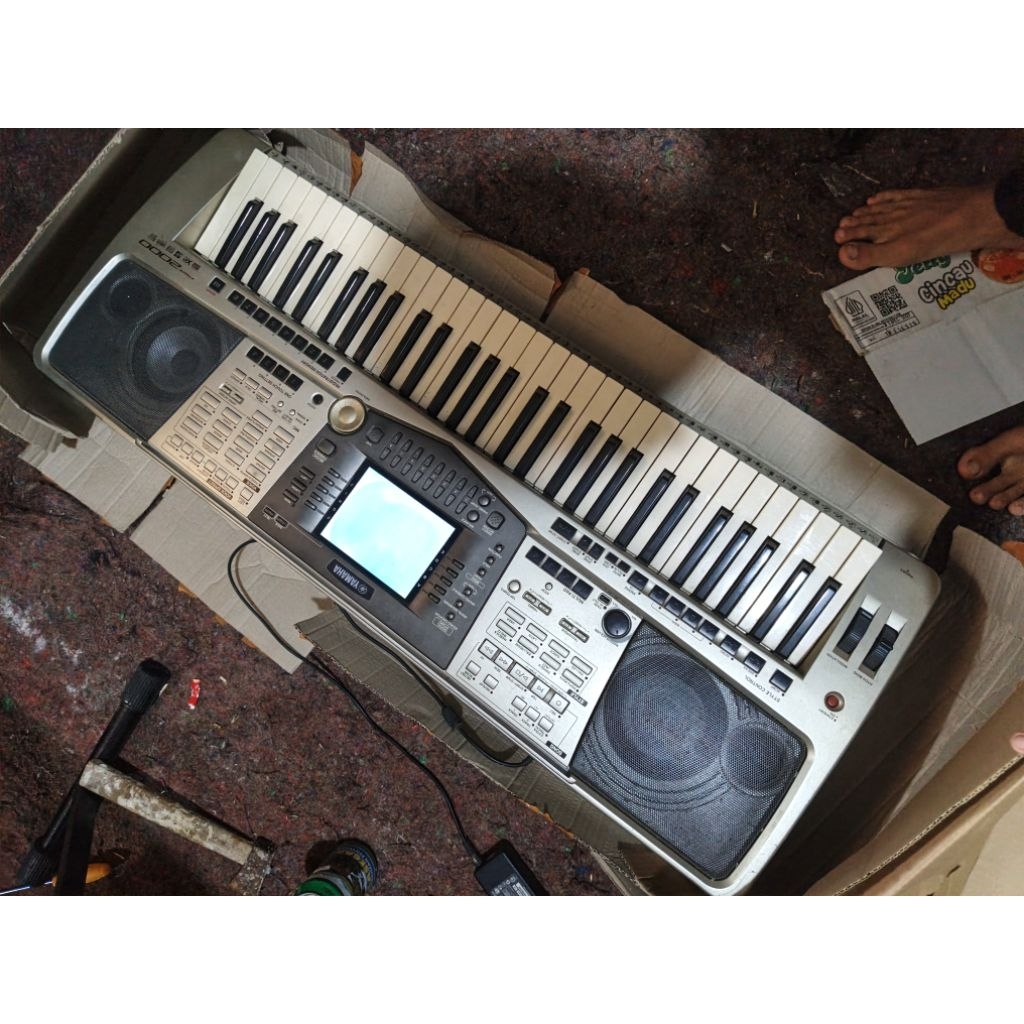 keyboard yamaha psr2000