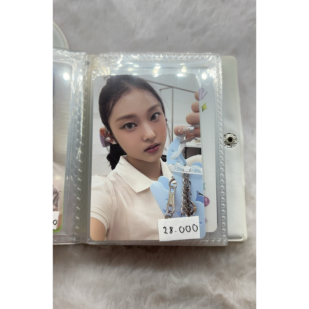 photocard haerin official