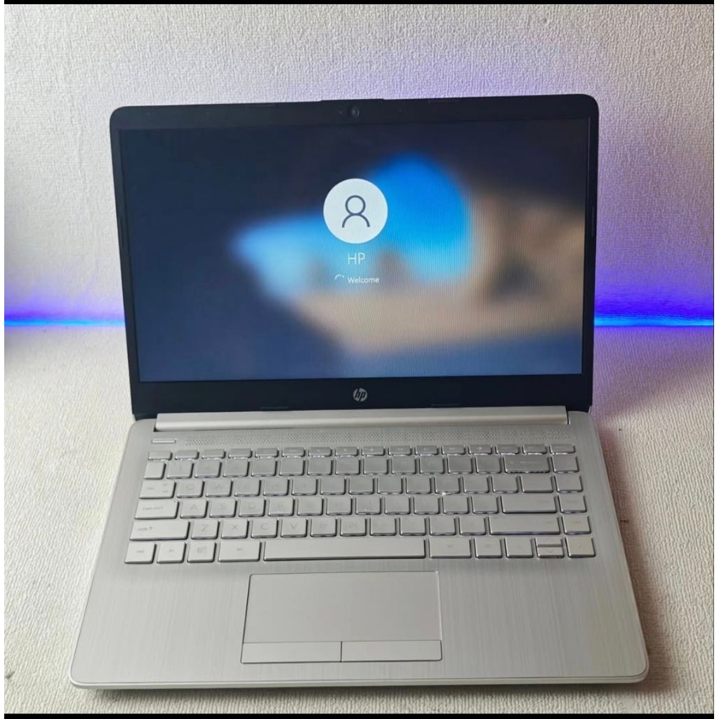 laptop hp 14s AMD A4 9000 8/1TB like new