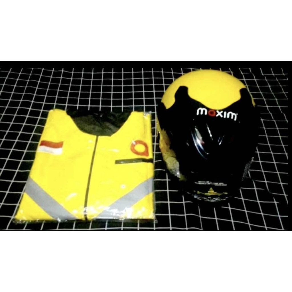 Jaket dan Helm Maxim