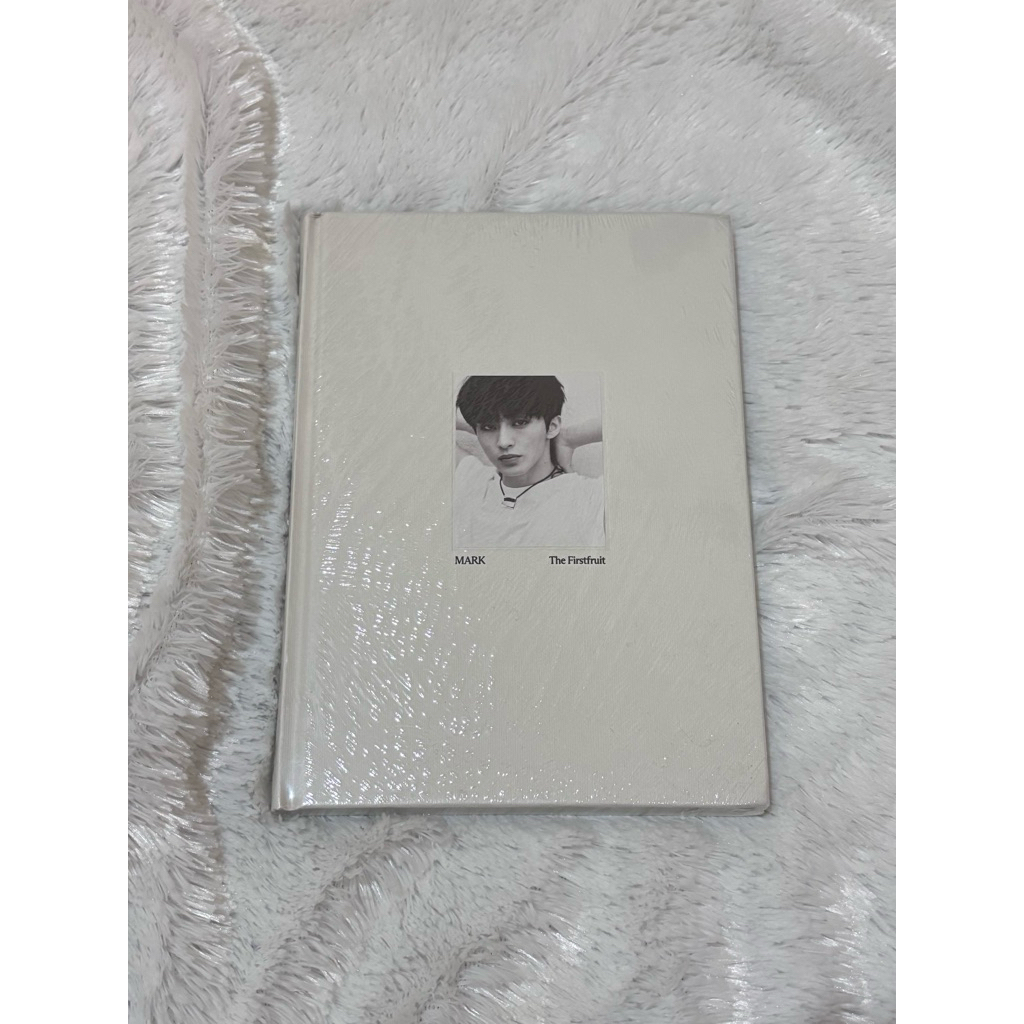 ALBUM PHOTOBOOK MARK THE FIRST FRUIT WHITE MARK VER