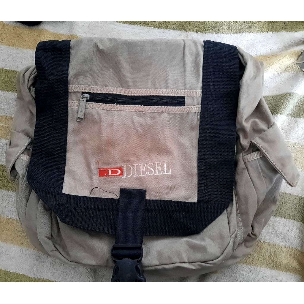Tas Selempang Diesel