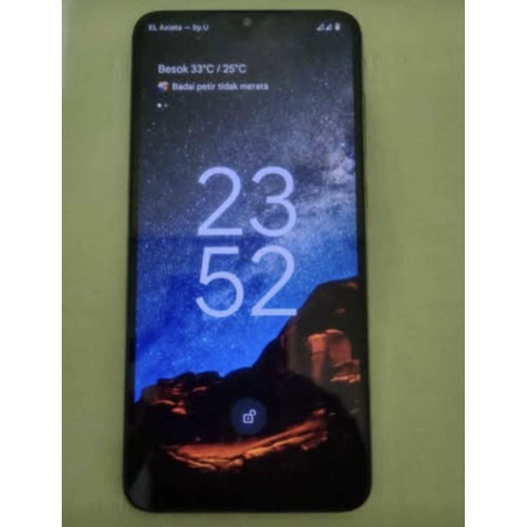 Xiaomi Mi 9 8/128GB (Second, Ada minus)