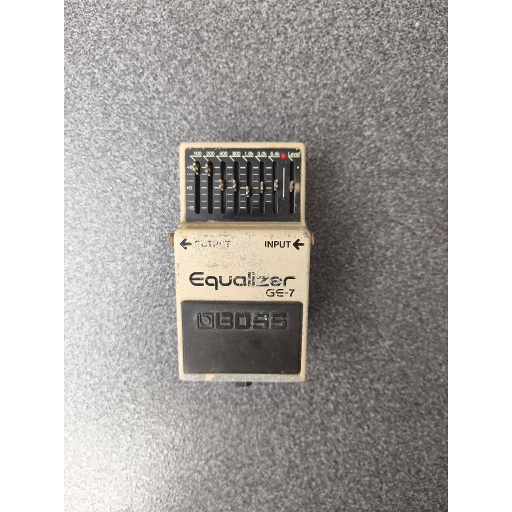 efek Boss GE7