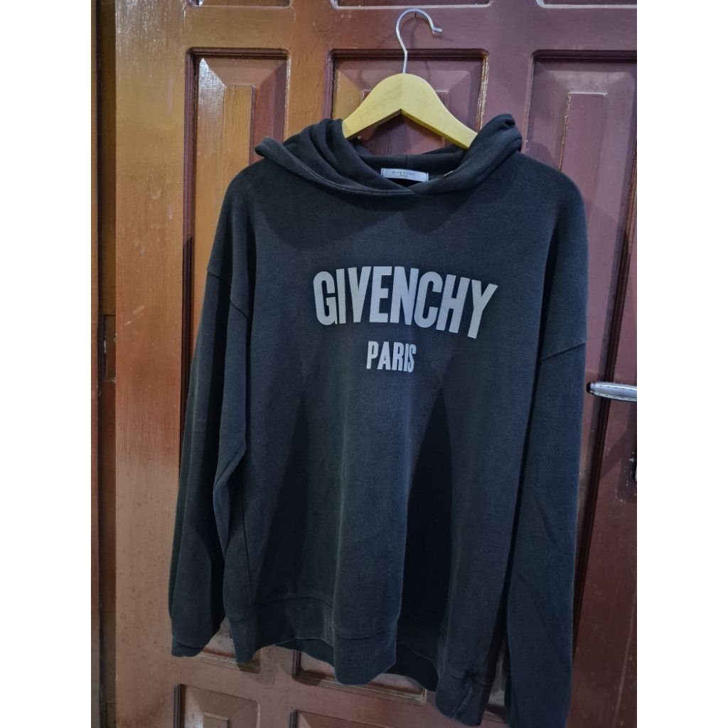 Hodie givenchy paris