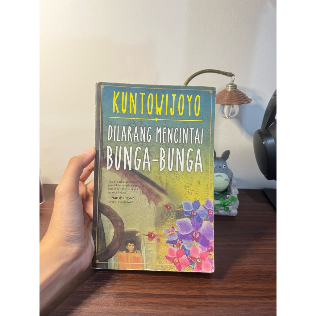 BUKU DILARANG MENCINTAI BUNGA BUNGA