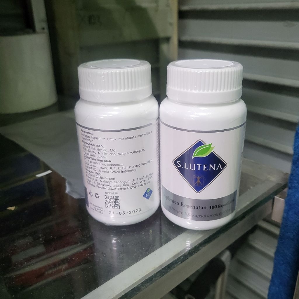 Naturally plus S . LUTENA S LUTENA 100 SOFGEL