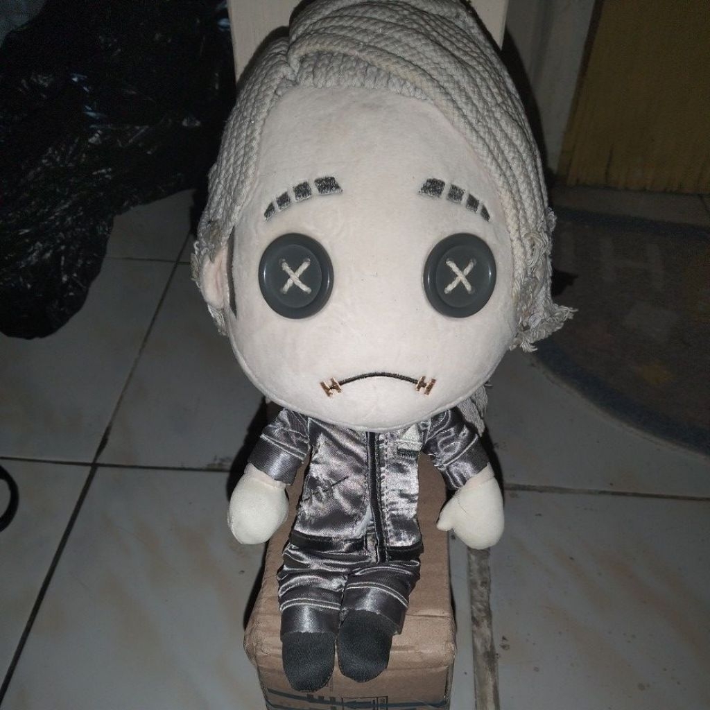 Boneka karakter game Identity V