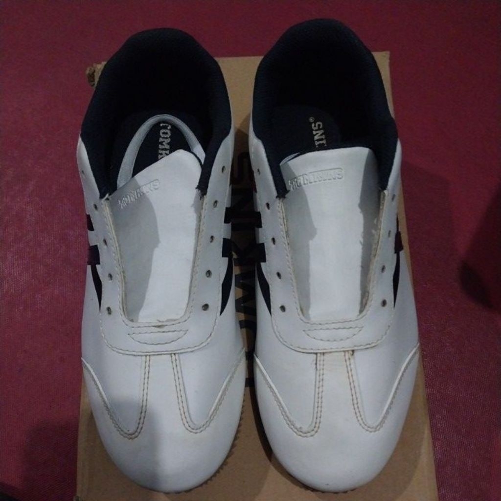 sepatu tomkins size 39 (1x pake)