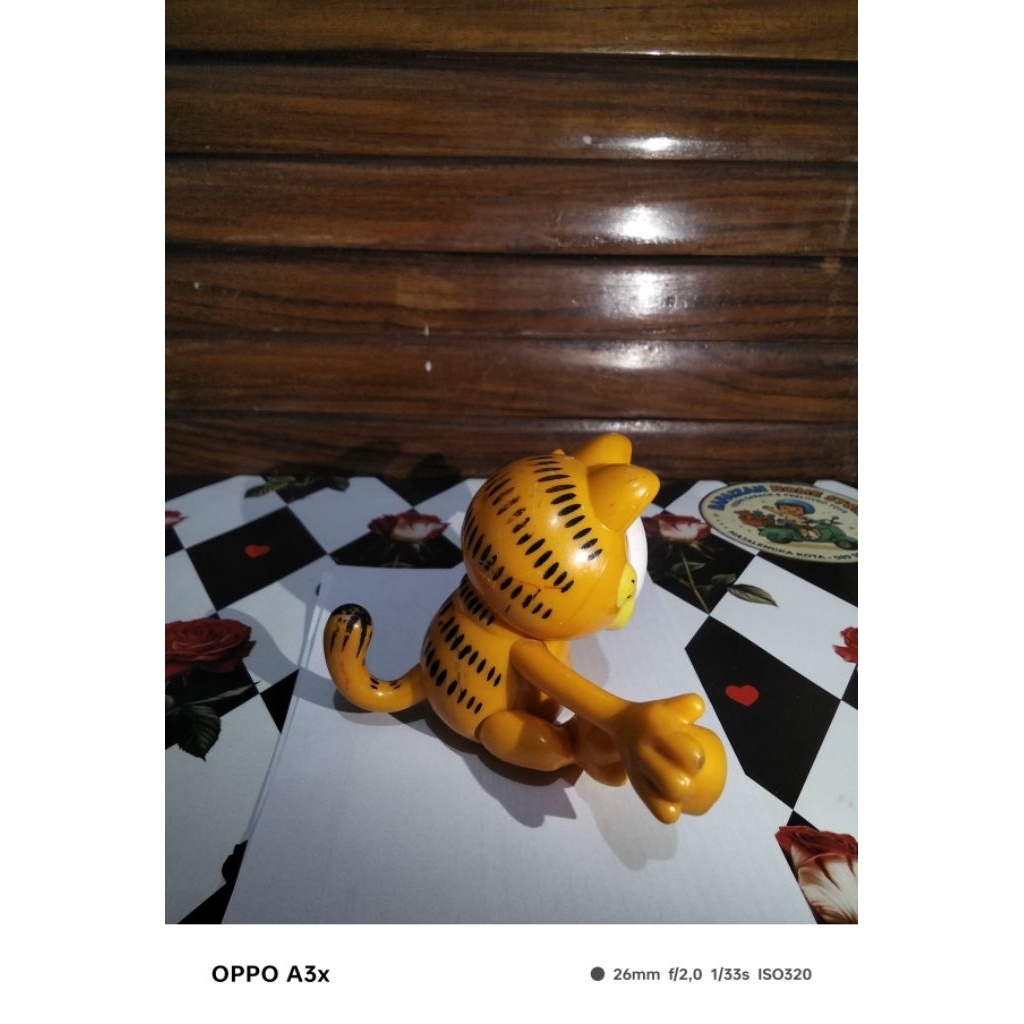 mainan figure Garfield animated brand