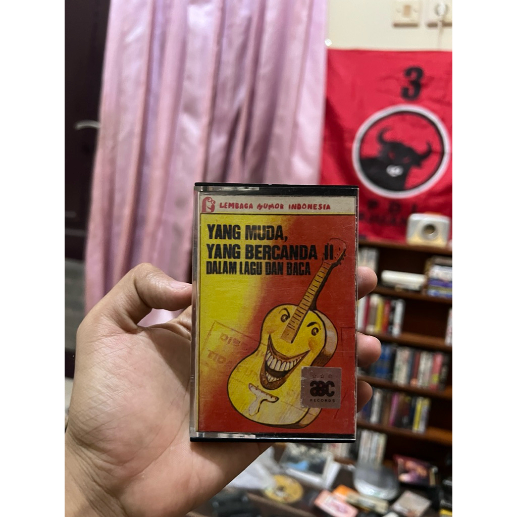kaset pita iwan fals yg muda yg bercanda promo radio