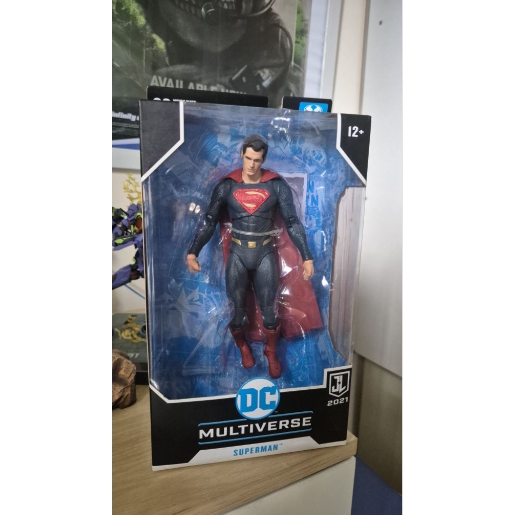 MCFARLANE SUPERMAN HENRY CAVILL