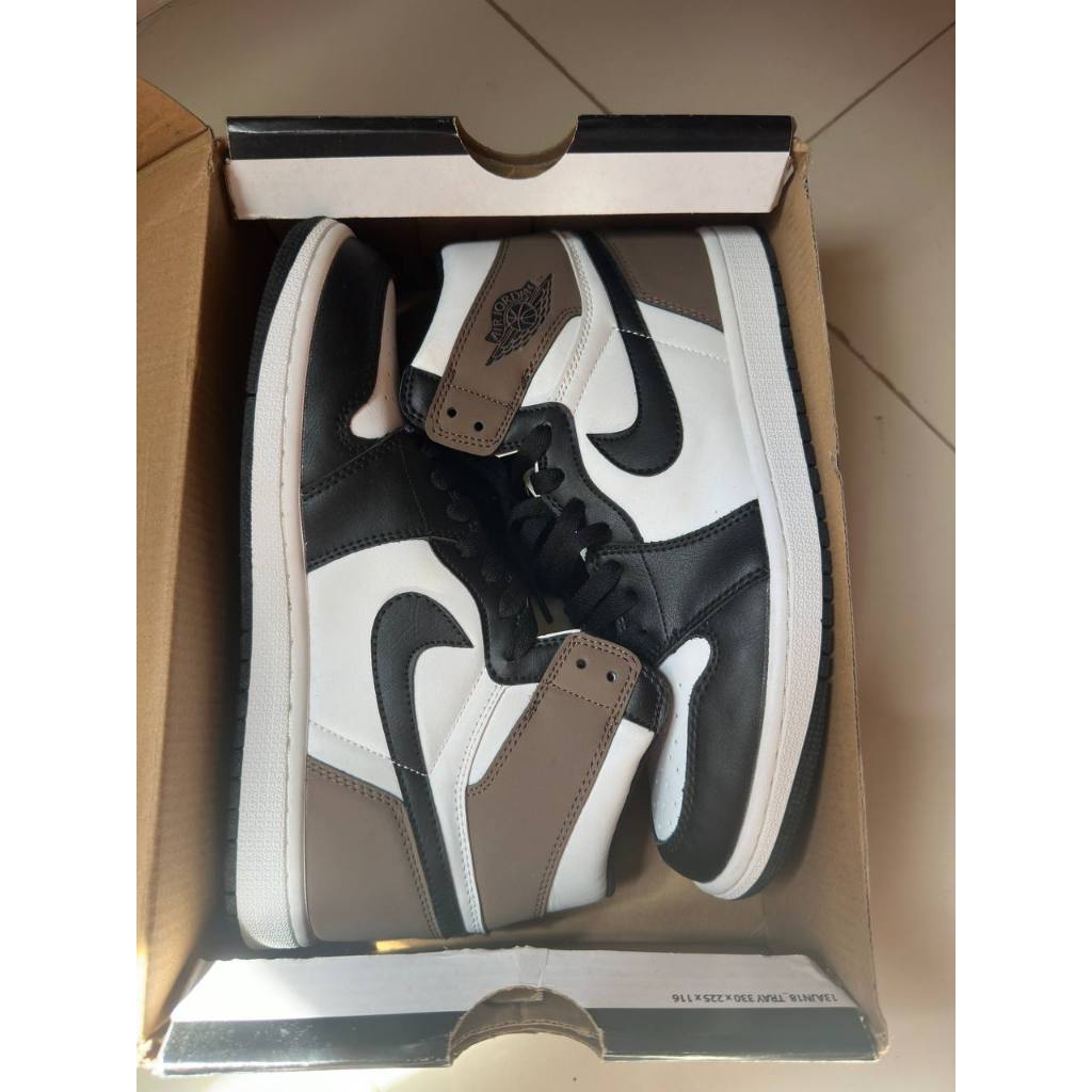 Jual (second like new) Nike Air Jordan 1 Retro High OG