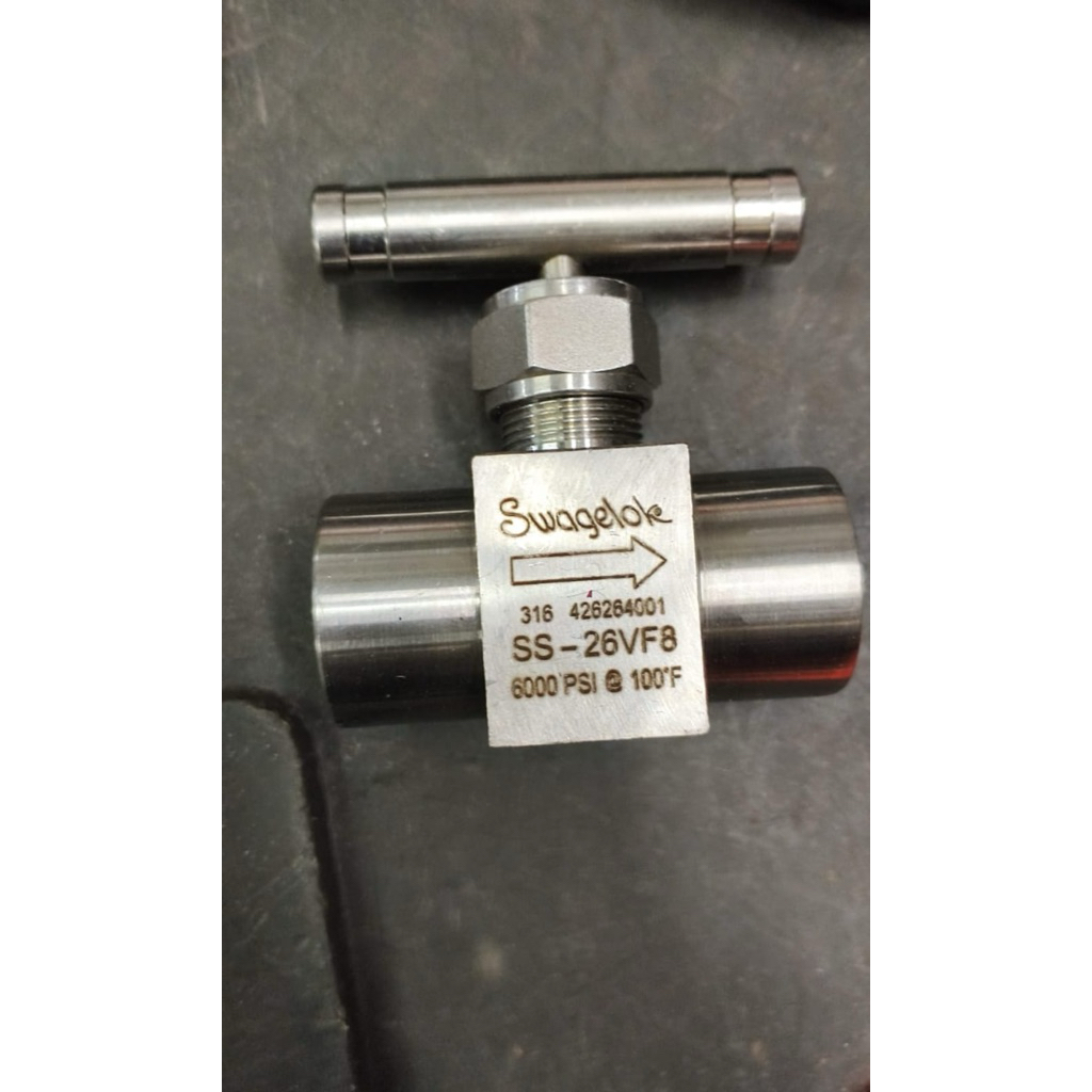 Needle valve Swagelok SS-26VF8 / needle valve 6000 psi 1/2” Swagelok