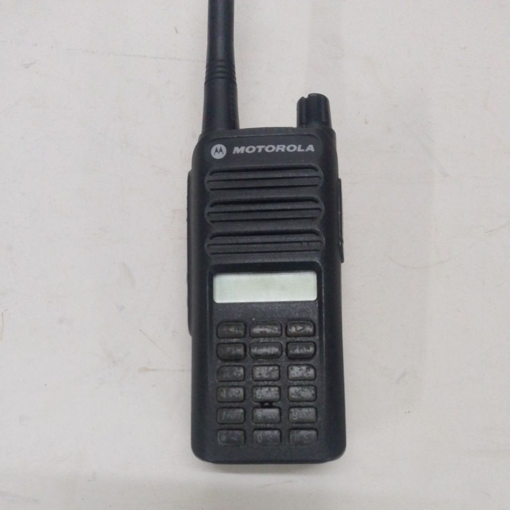 HT Motorola xir c2660 vhf 136.000-174.000Mhz bekas lengkap charger