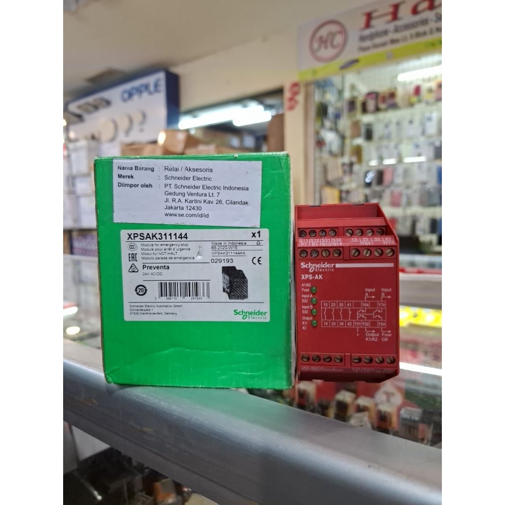 SCHNEIDER PREVENTA XPS-AK SAFETY RELAY XPSAK311144 24VDC 029193