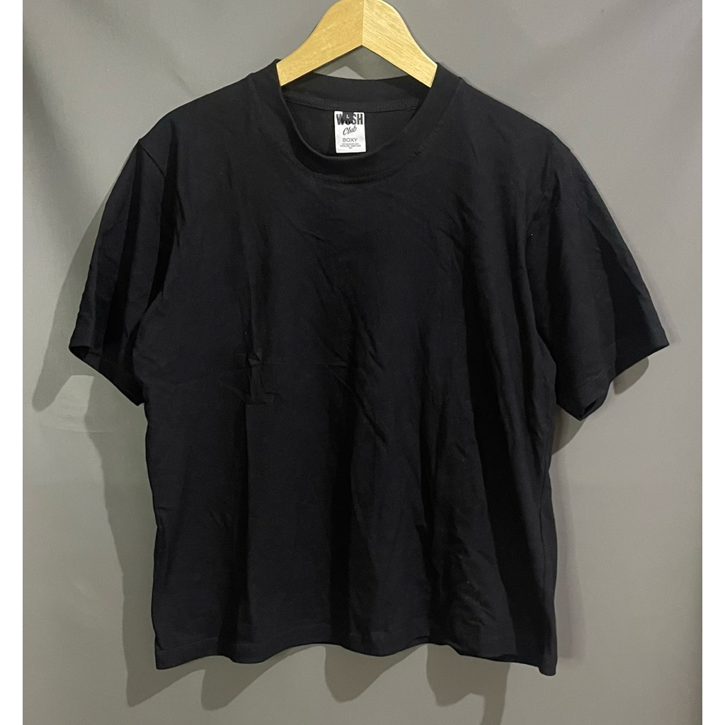 Preloved kaos boxy hitam