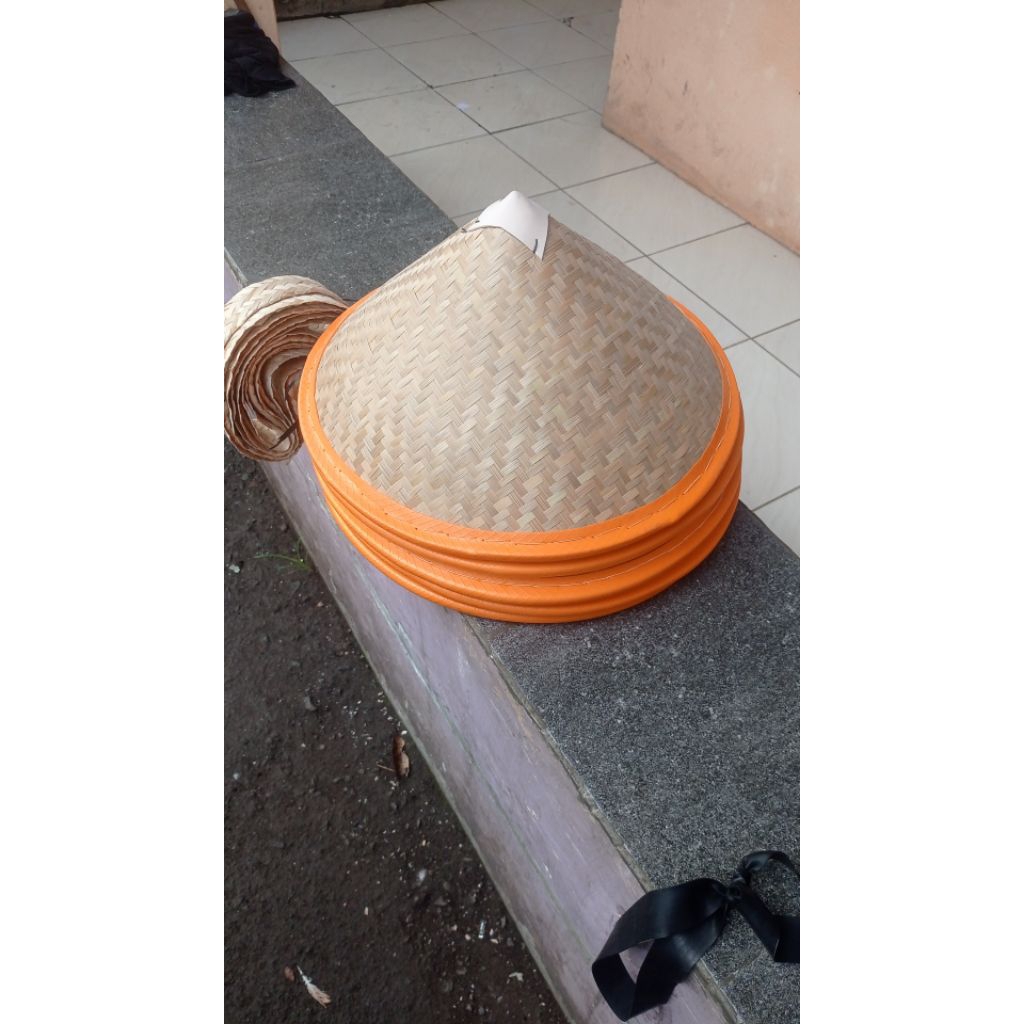 dudukuy tani / topi tani / petani