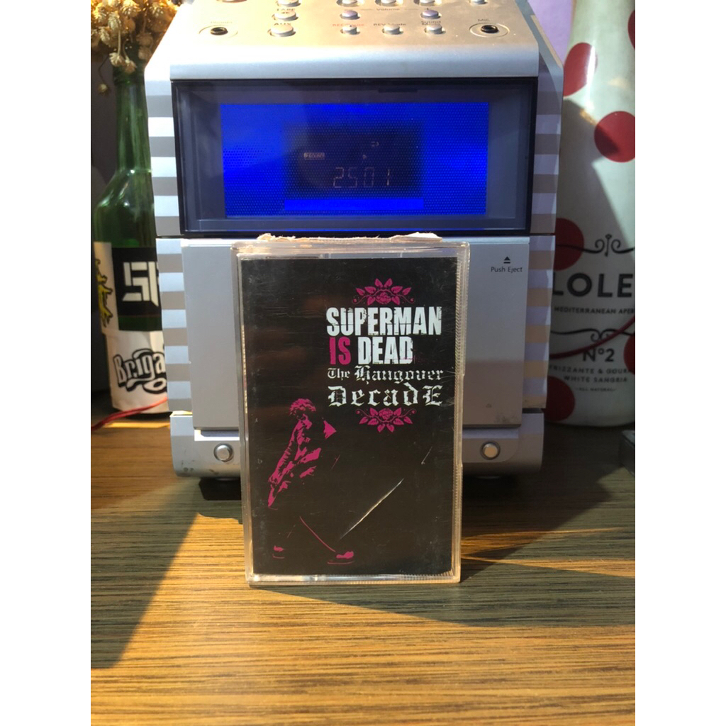 kaset pita Superman is dead