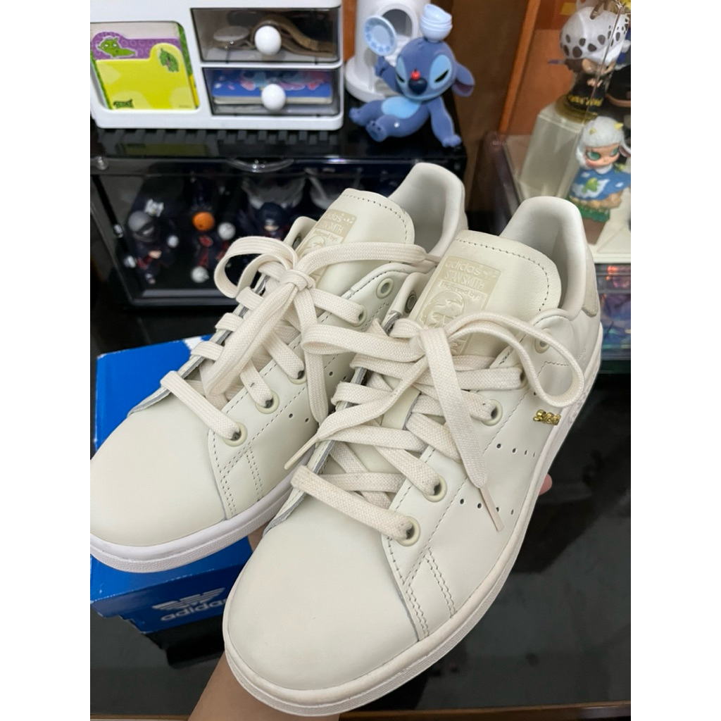 sepatu stan smith