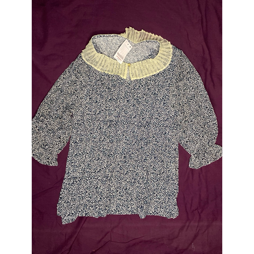 Blouse motif kerah ruffle - vintage