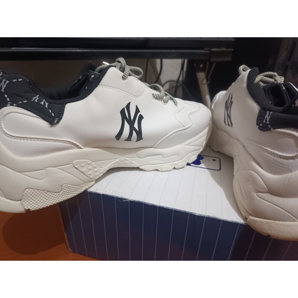 MLB Chunky Dia Low 'Monogram Hitam
