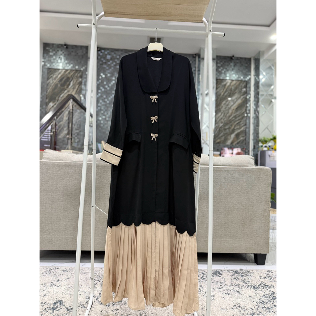 Preloved Naia dress hitam