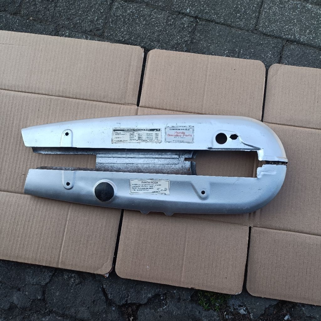 Katangkas katengkas ketengkas cover tutup palindung rantai Honda Karisma 125 karisma x 125 D origina