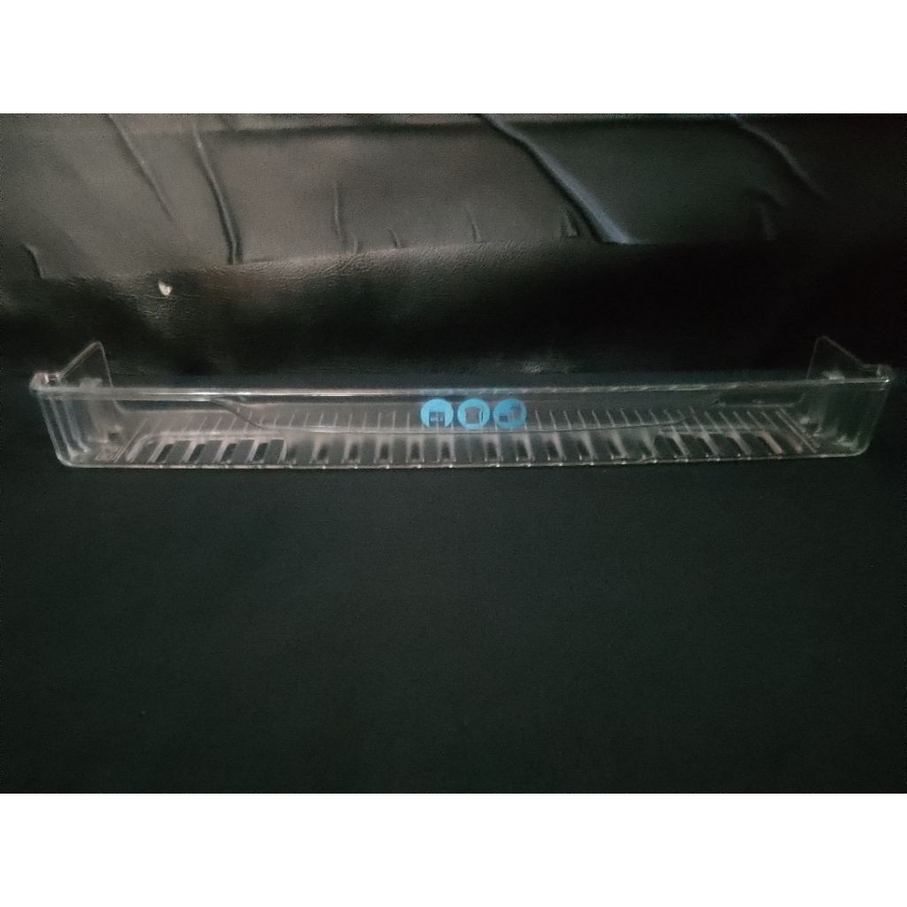 Rak kulkas LG 1 pintu Rak botol bagian tengah Kulkas LG 1 pintu
