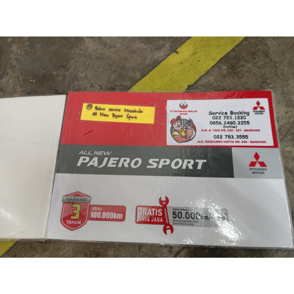 973 TD Buku service MItsubishi Pajero dan Mitsbishi Outlander