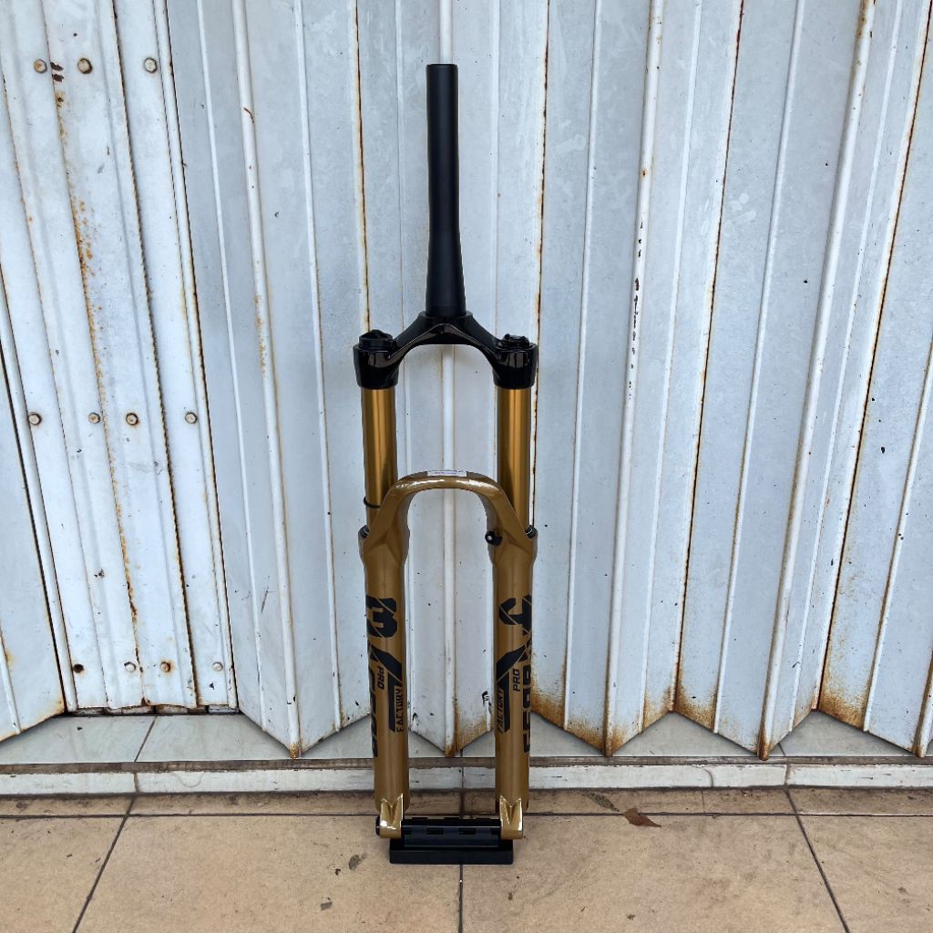 Fork 29 Pro Gear 34 T150 Boost Air Rebound Lock Gold