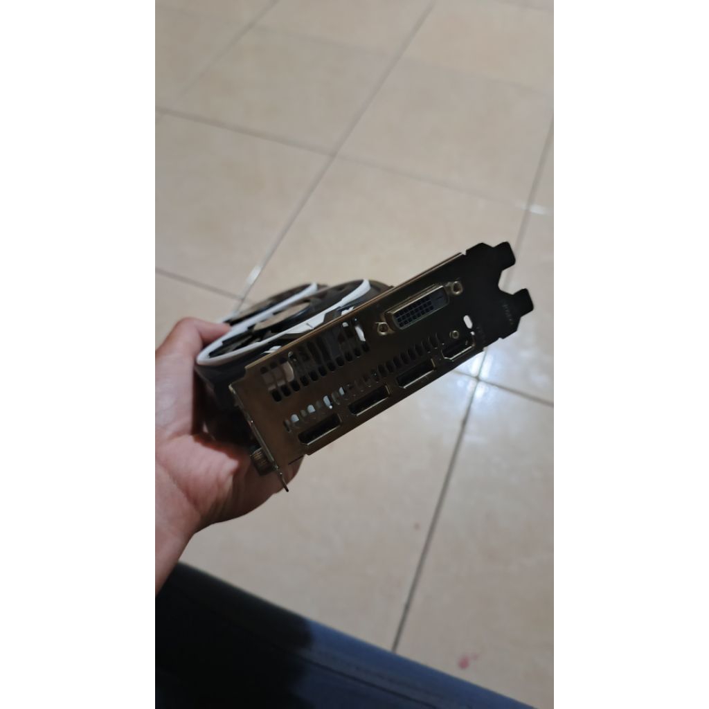 VGA RX 570 4GB OC SECOND NO MINUS