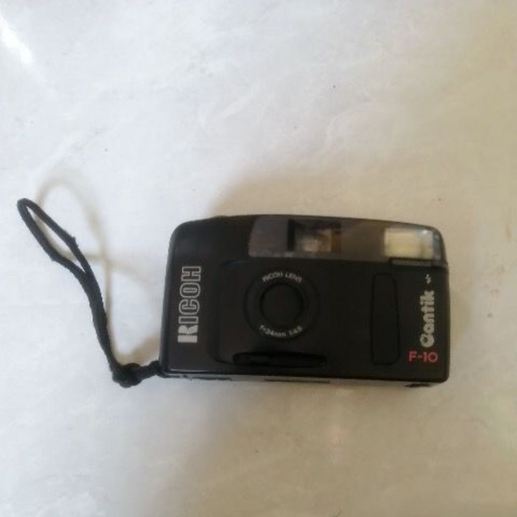 Kamera analog ricoh f10