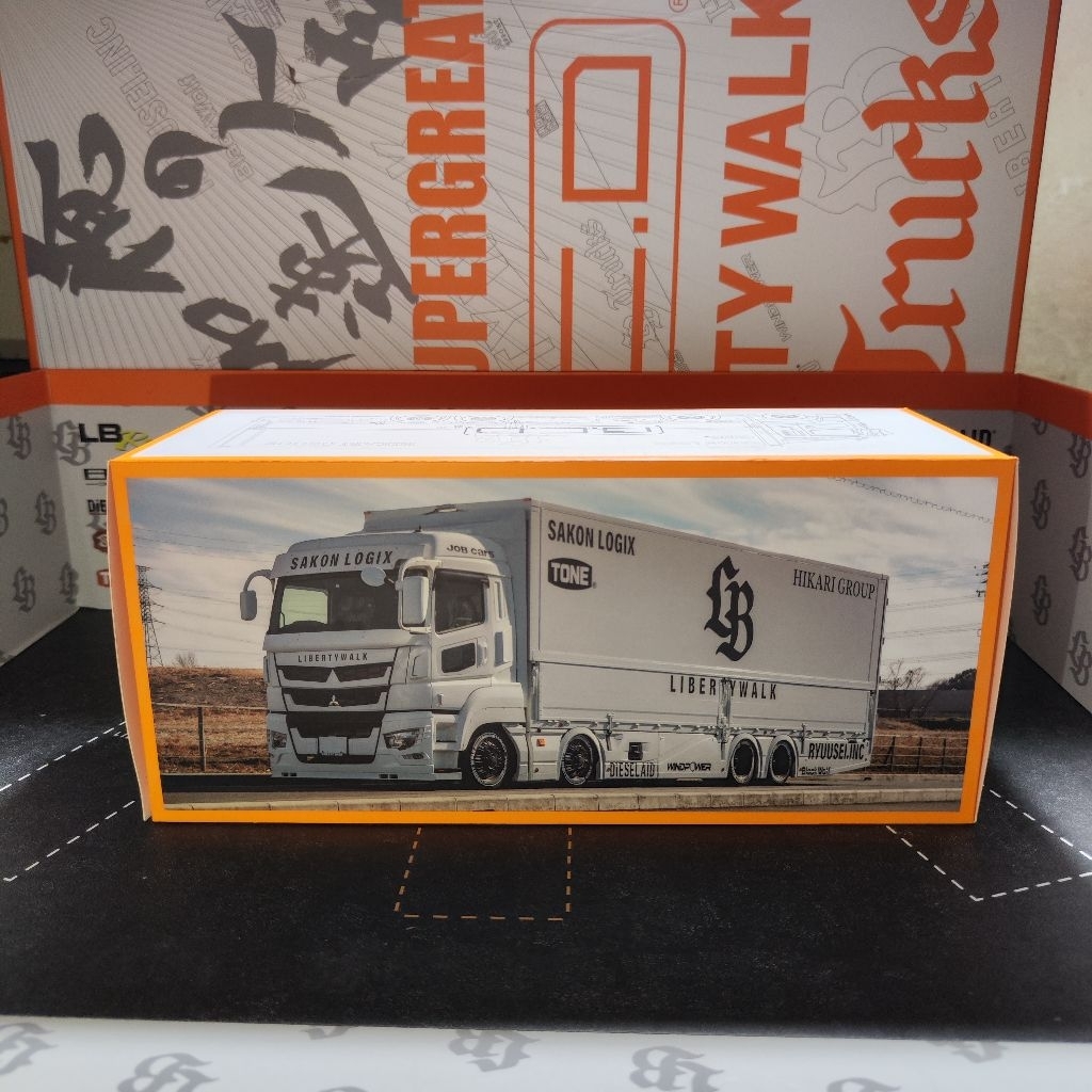 GCD Mitsubishi Fuso Super Great Lb-Truck Sakon Logix 1/64