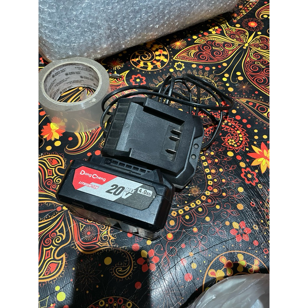 baterai dan charger dongcheng . second normal