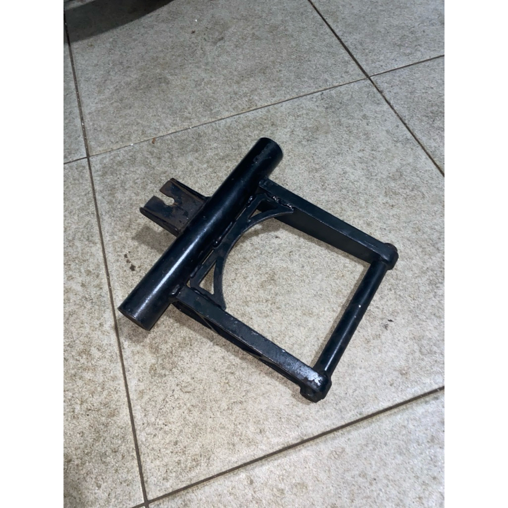 Mounting vario 125/150 mounting bawah vario