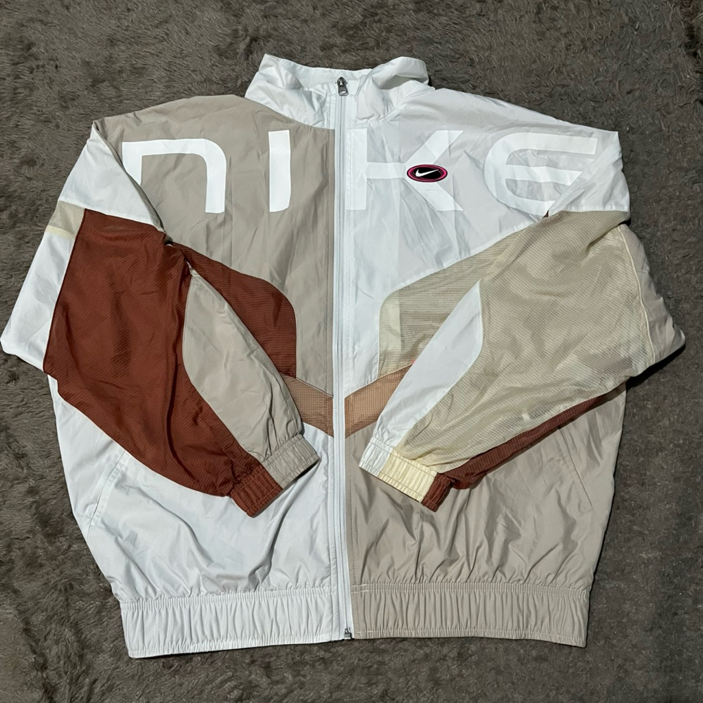 Jaket windbreaker nike vintage
