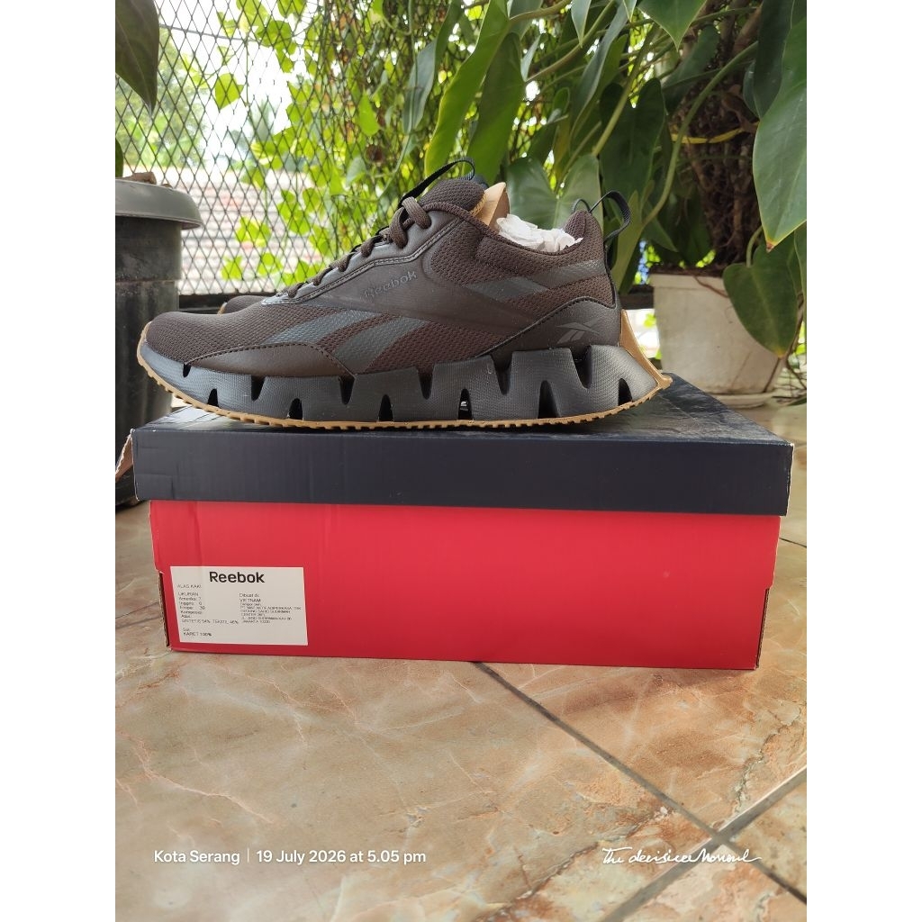 Sepatu Reebok ZIG Dynamica STR