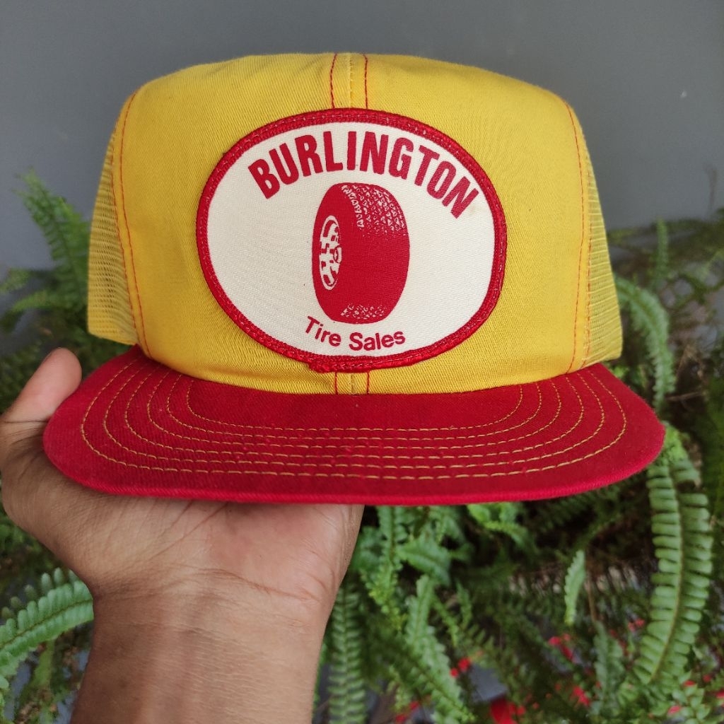 TOPI VINTAGE USA BURLINGTON PATCH TRUCKER