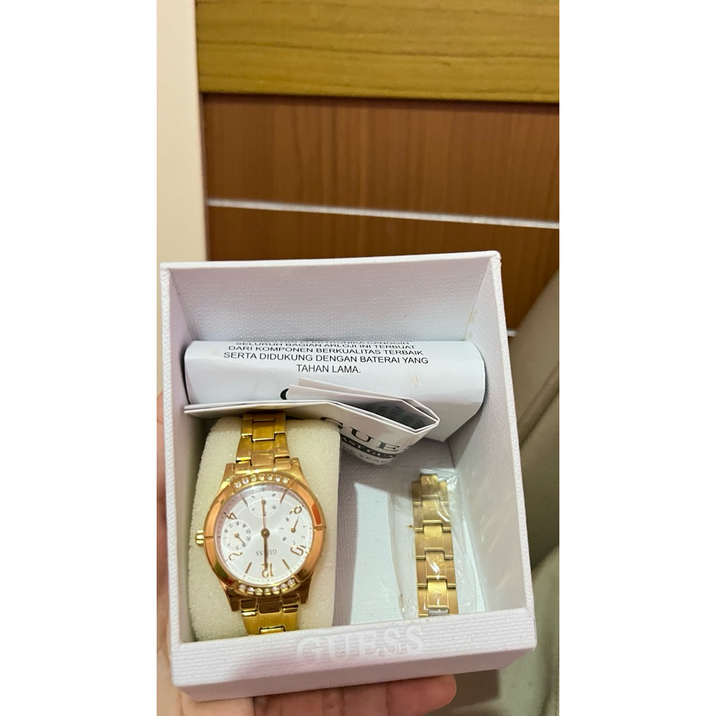 Jam Tangan Wanita GUESS ORIGINAL GW0413L2 0413