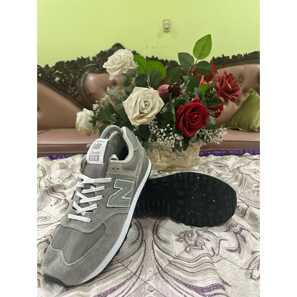 NB 574 Classic Grey