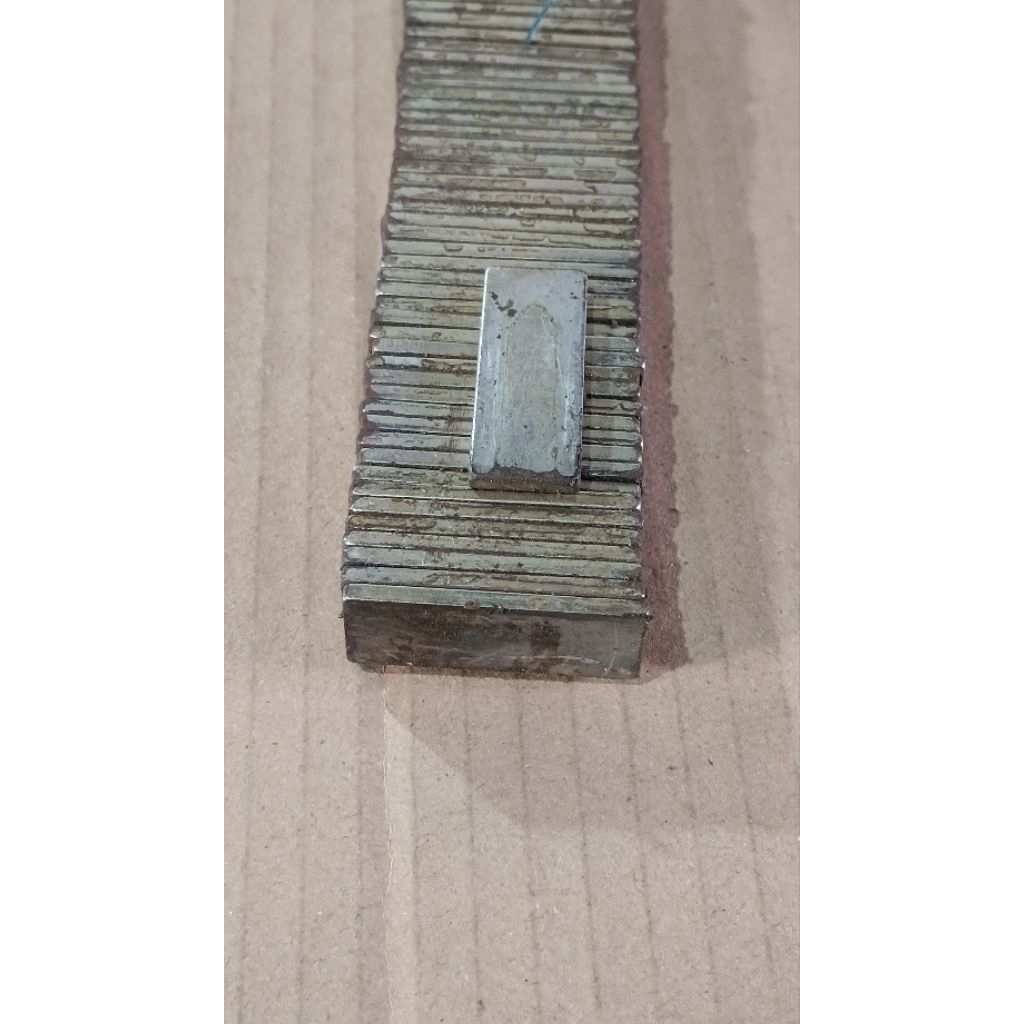 magnet niodium bekas copmotan speda listrik Panjang 35ml lebar 13ml tebal 3ml
