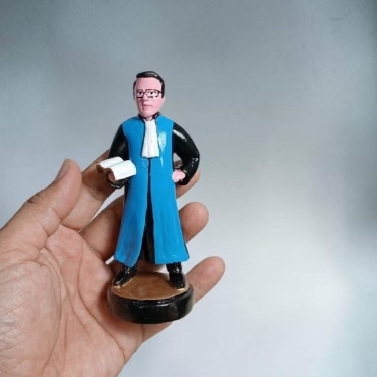 Miniatur Hakim PTUN 13 cm untuk Dashboard Mobil_Pria