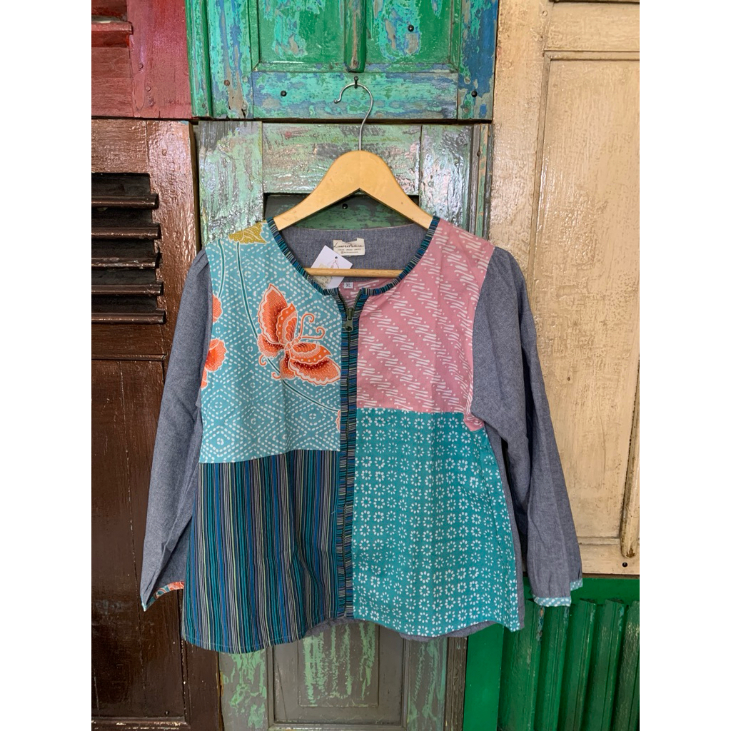 Batik Luwes Putera - Blus Kombinasi