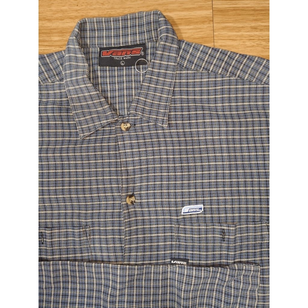 Vintage 90's vans plaid shirt
Plaid shirt vans

Plaid shirt

Vintage kemeja vans
