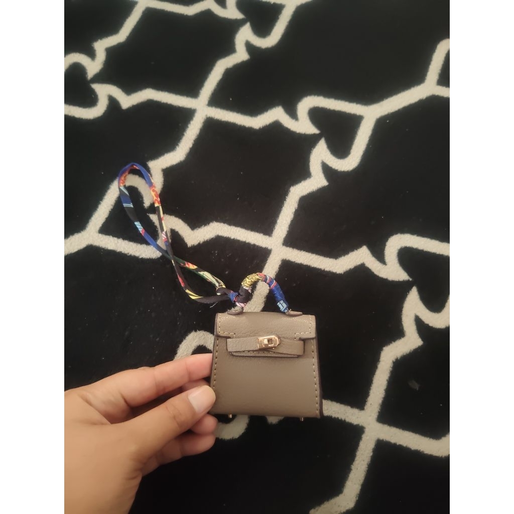 (PRELOVED) BAG CHARM KULAS BY RENERA