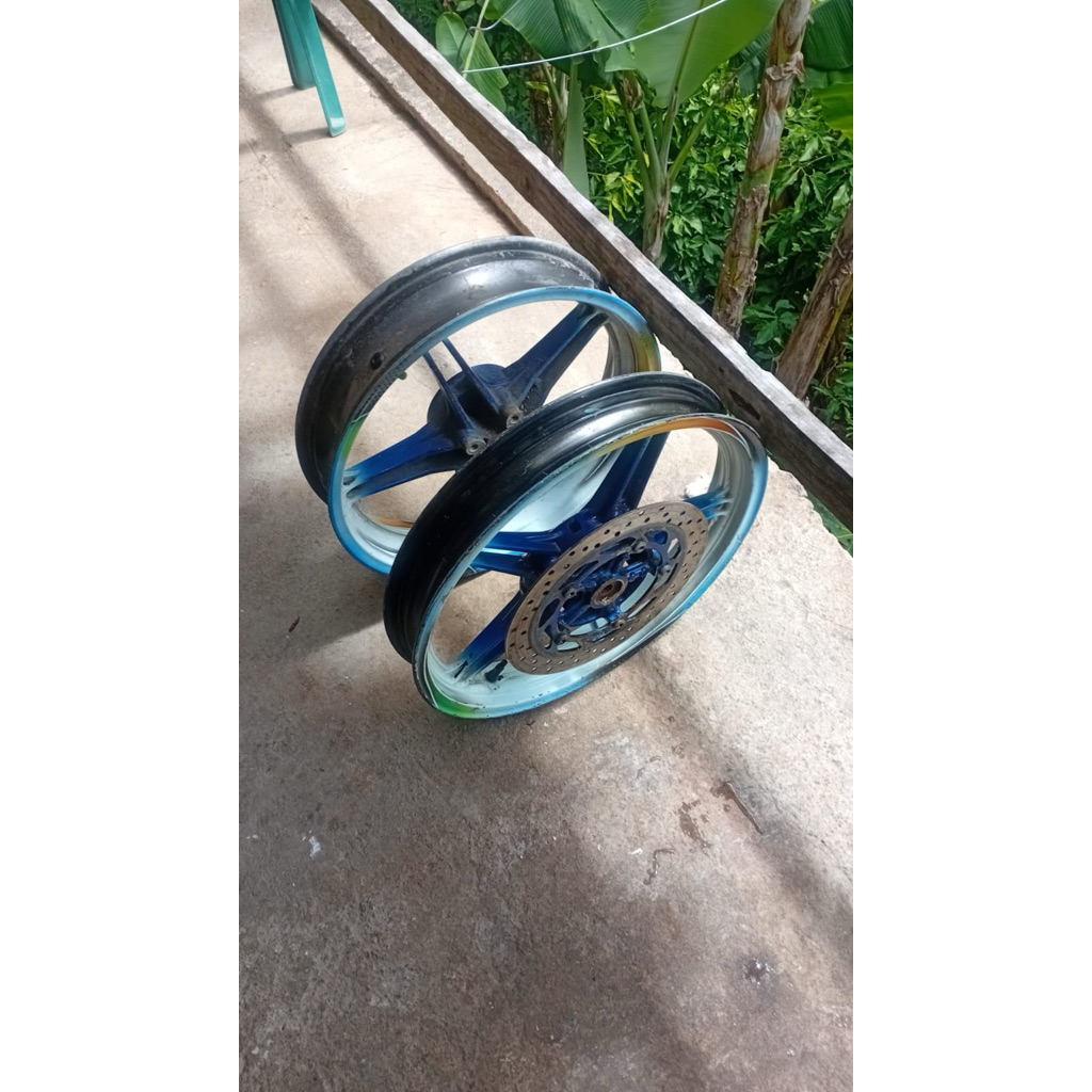 velg belakang ori r15 v2