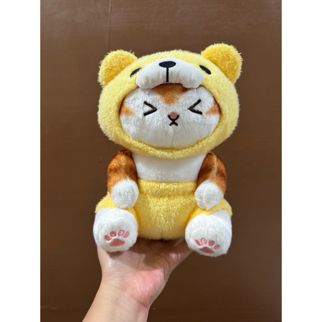 Boneka Katakter Kucing Kostum Kuning size 22cm Original / Boneka Karakter Kucing Lucu / Boneka Kucin